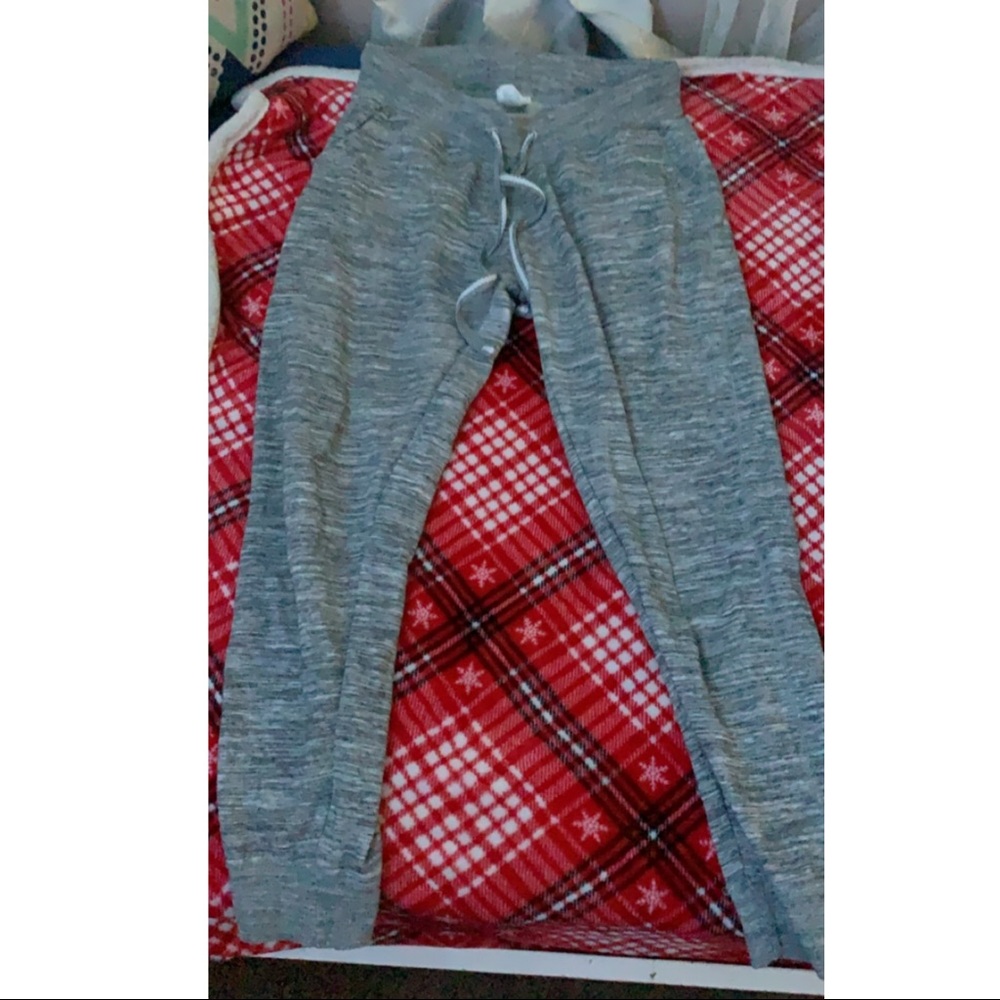Gray joggers/sweatpants🤍